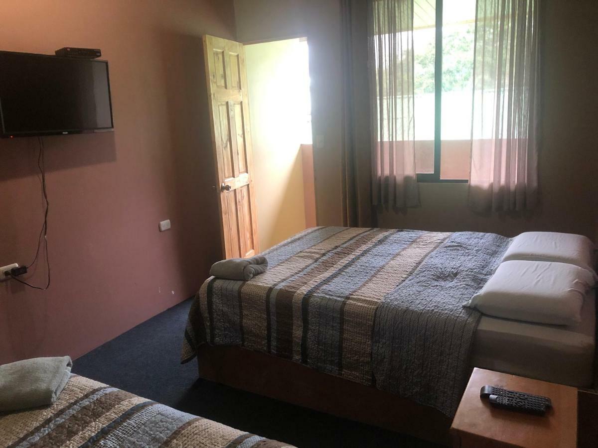 Hotel Uran Rivas Eksteriør billede